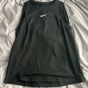 nike sleeveless tennis top